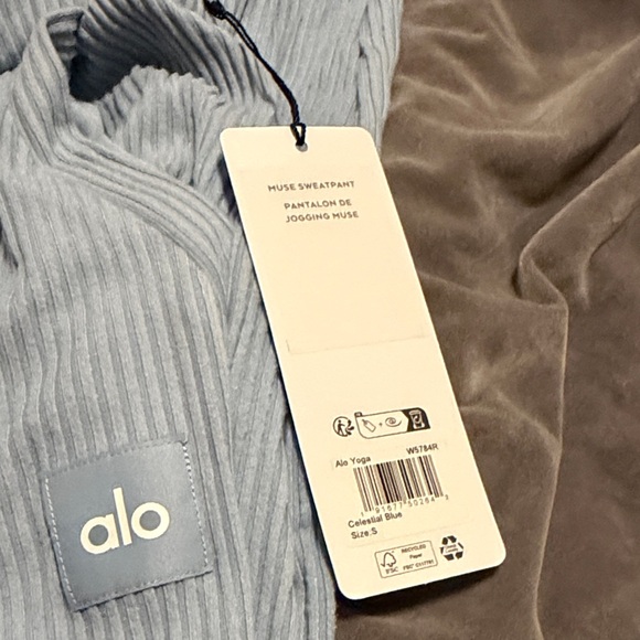 ALO Yoga Sky Blue Ribbed Joggers - Picture 2 of 4